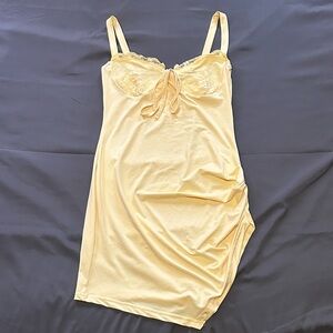 Elegant Yellow Lace Trim Chemise